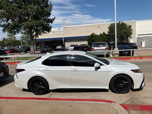 Used 2021 Toyota Camry XSE FWD image 4