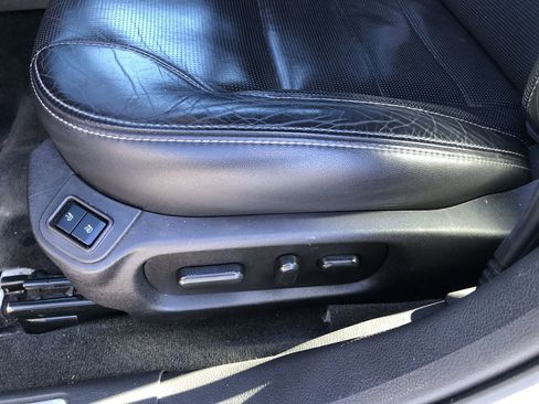 Used 2018 Ford Taurus Limited image 13