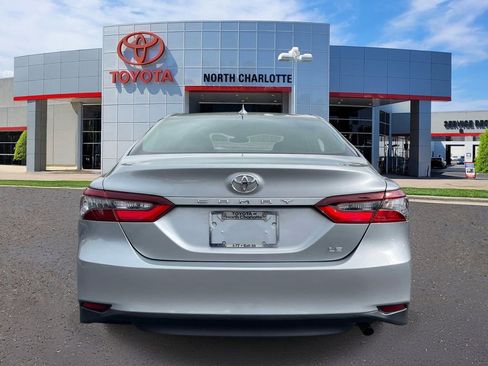 Used 2022 Toyota Camry LE FWD image 5