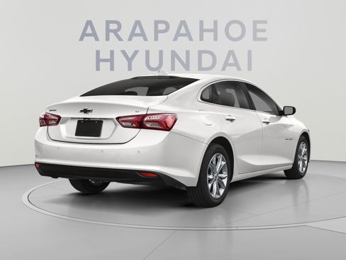 Used 2022 Chevrolet Malibu LT FWD image 2