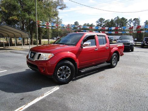 Used 2018 Nissan Frontier SV image 31