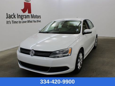 Used 2014 Volkswagen Jetta SE image 1