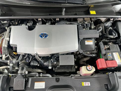 Used 2017 Toyota Prius Prime Plus FWD image 31