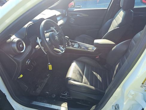 Used 2024 Alfa Romeo Tonale Veloce image 3