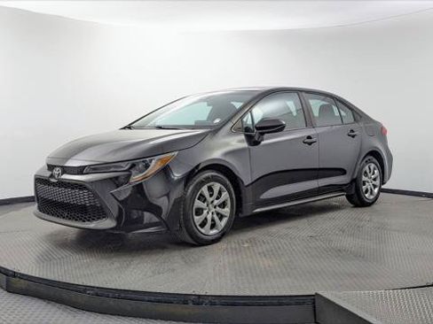 Used 2022 Toyota Corolla LE FWD image 2