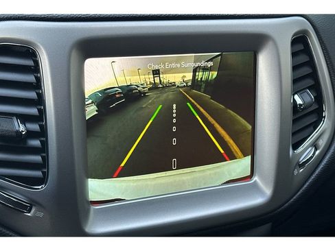 Used 2021 Jeep Compass Latitude image 22