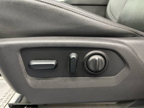 Used 2021 Chevrolet Silverado 2500 LTZ w/ LTZ Convenience Package image 14