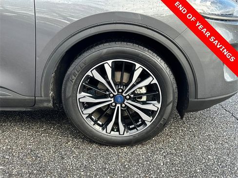 Certified 2021 Ford Escape SE w/ SE Sport Appearance Package image 12