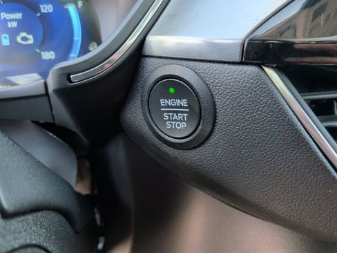 Used 2022 Ford Escape Titanium FWD image 24