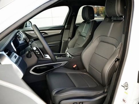 New 2026 Jaguar F-PACE R-Dynamic S image 18