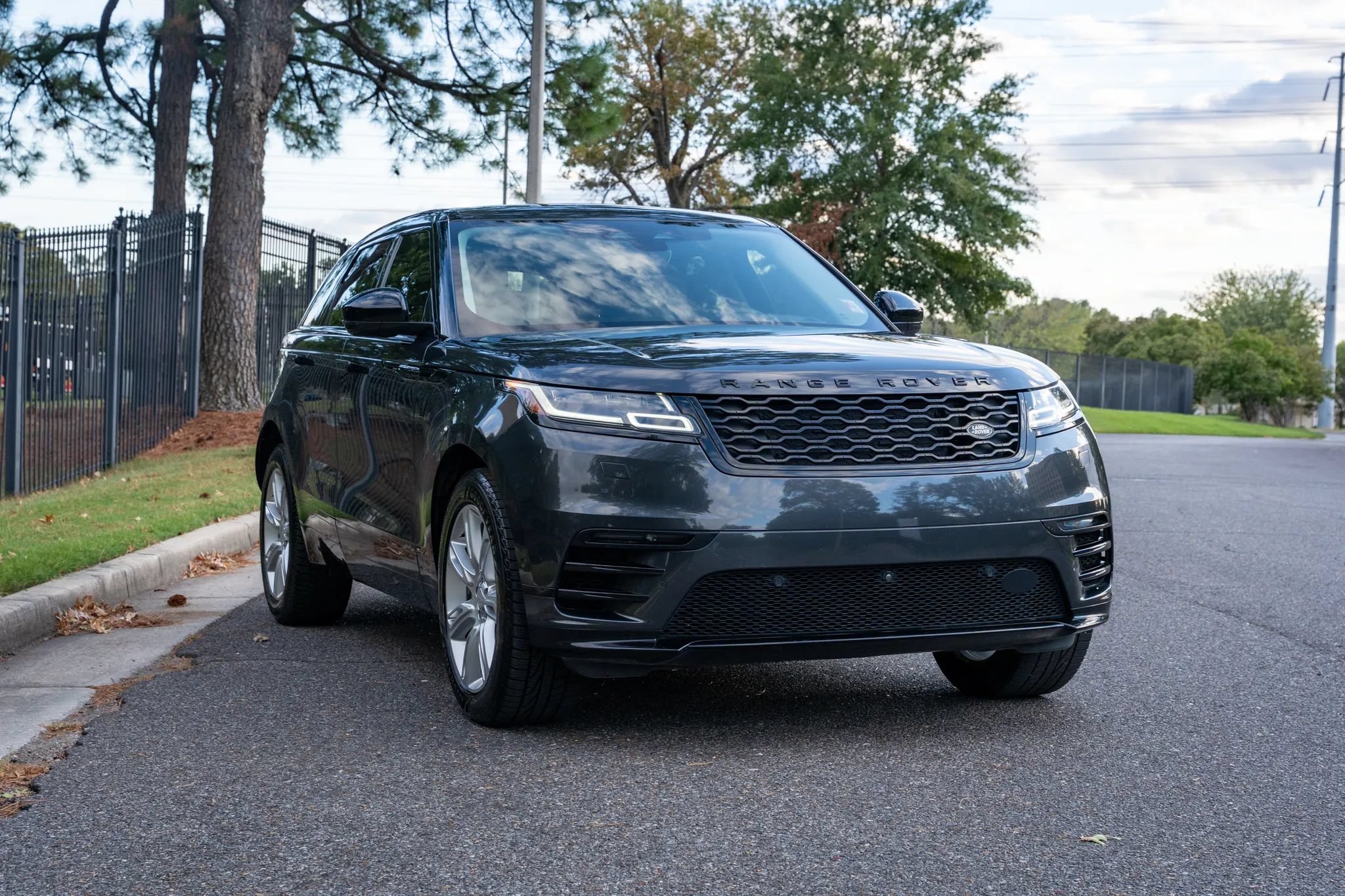 Used 2021 Land Rover Range Rover Velar R-Dynamic S AWD/4WD image 3