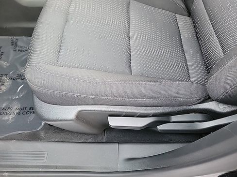 Used 2025 Chevrolet Equinox LT image 8