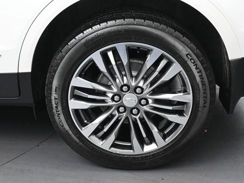 Used 2018 Cadillac XT5 Premium Luxury AWD/4WD image 9