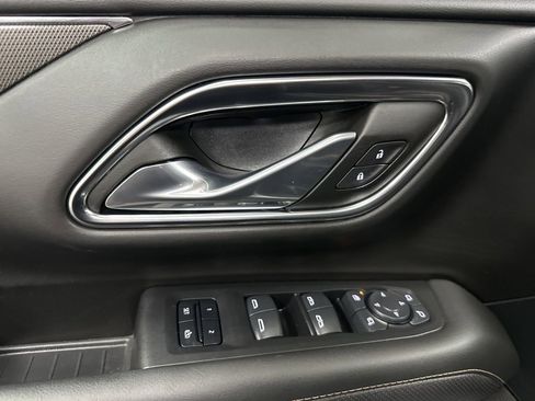 Used 2024 GMC Yukon AT4 w/ Technology Package image 20