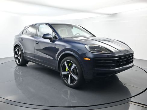Certified 2025 Porsche Cayenne E-Hybrid Coupe image 17
