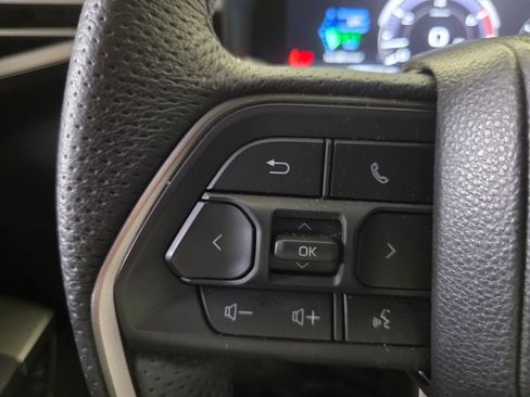 Used 2025 Toyota Tundra Limited AWD/4WD image 17