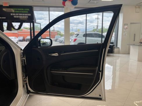 Used 2018 Chrysler 300 S w/ Safetytec Plus Group AWD/4WD image 37
