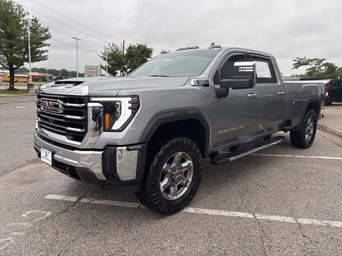 Used 2025 GMC Sierra 2500 SLT w/ SLT Convenience Package AWD/4WD image 13