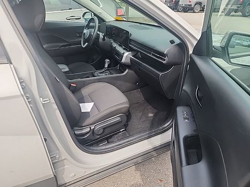 Used 2025 Hyundai Kona SEL FWD image 13