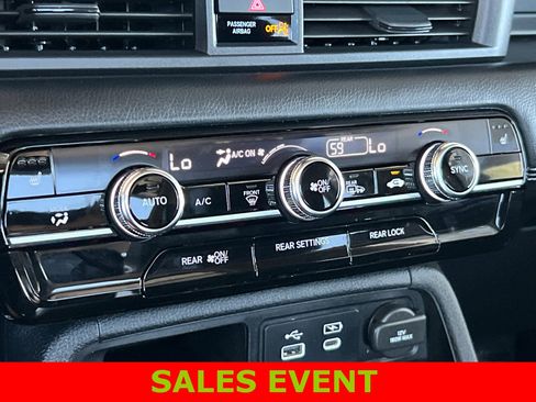 Used 2024 Honda Pilot Touring image 21