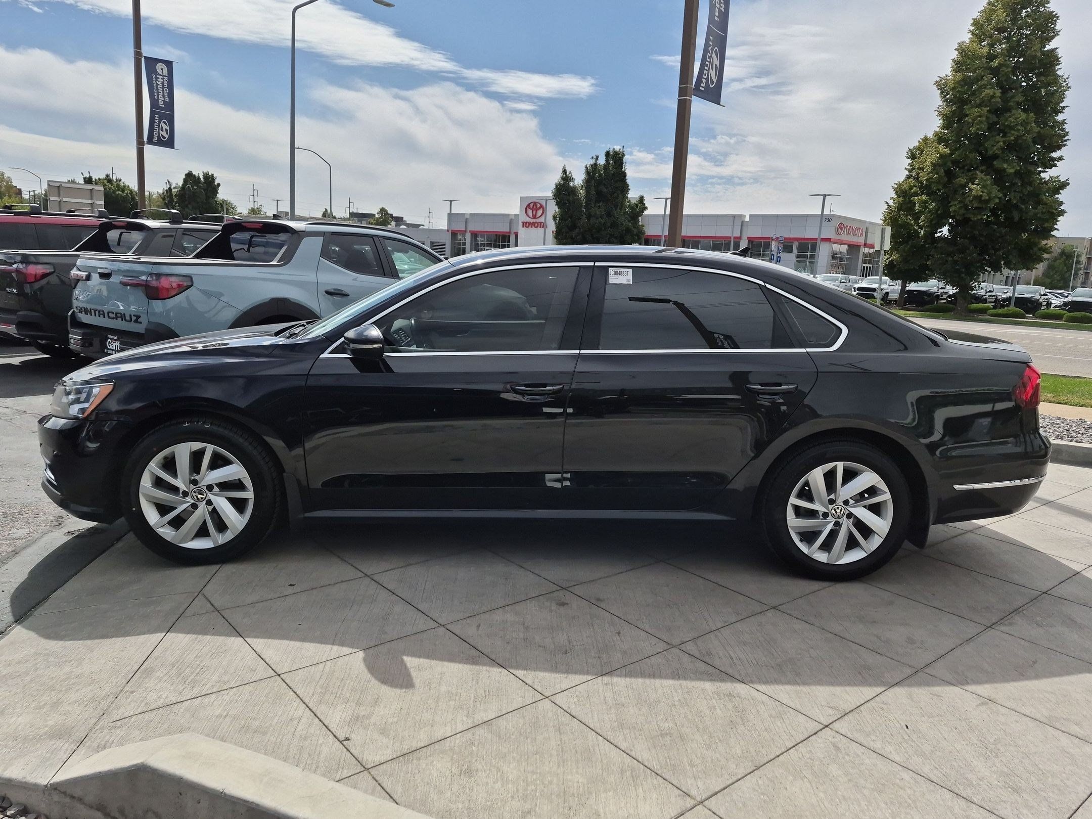 Used 2018 Volkswagen Passat 2.0T SE FWD image 8