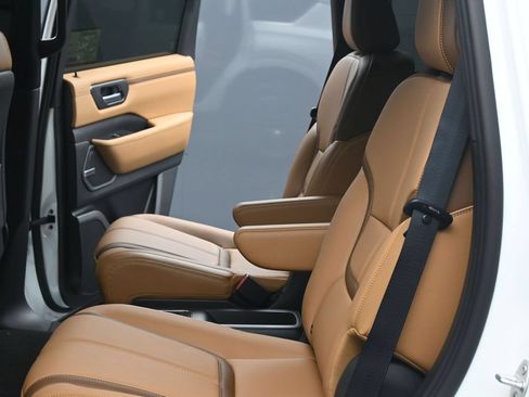 New 2026 Nissan Armada SL w/ Captain's Chari Seat Package AWD/4WD image 21