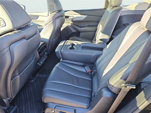 Used 2023 Acura MDX SH-AWD w/ Technology Package image 36
