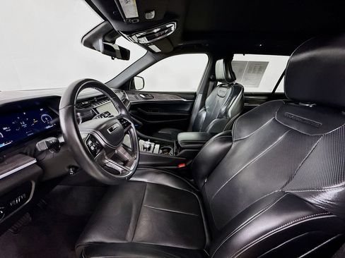 Used 2022 Jeep Grand Cherokee L Overland w/ Luxury Tech Group IV AWD/4WD image 23