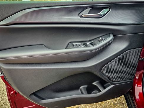 New 2025 Jeep Grand Cherokee Laredo X w/ Luxury Tech Group I image 10