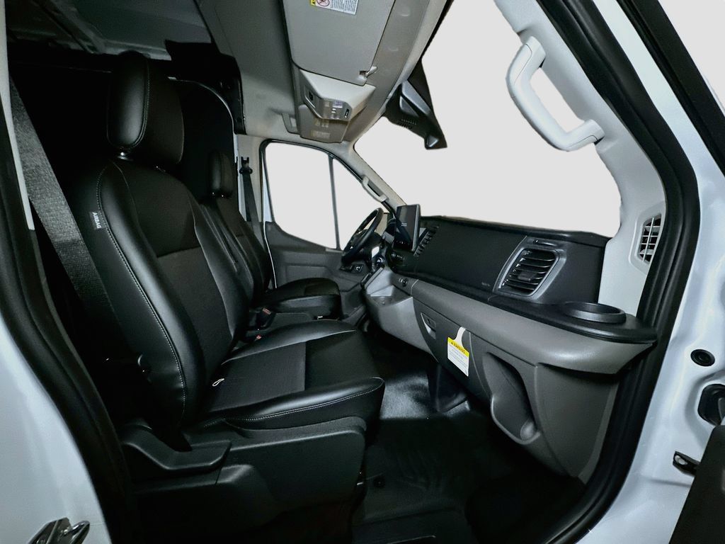 New 2027 Ford Transit 250 148 Medium Roof w/ Load Area Protection Package RWD image 30