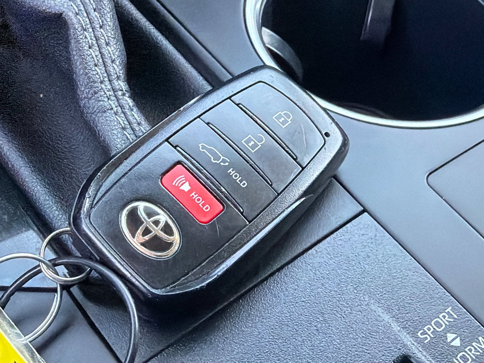 Used 2024 Toyota Highlander XLE FWD image 29