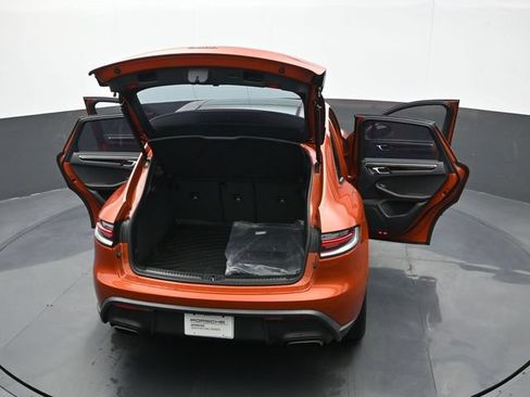 Certified 2023 Porsche Macan AWD/4WD image 27