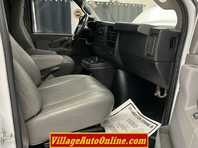 Used 2017 Chevrolet Express 2500 RWD image 34