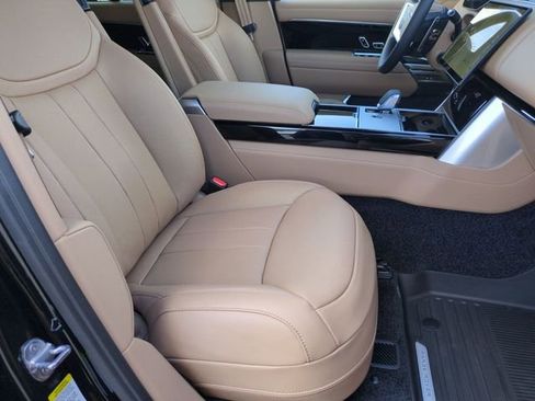 New 2026 Land Rover Range Rover SE image 18