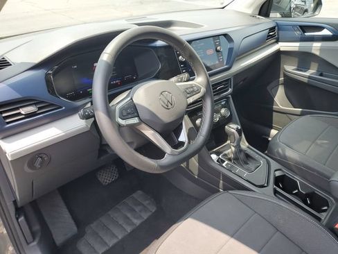 Used 2024 Volkswagen Taos SE FWD image 8