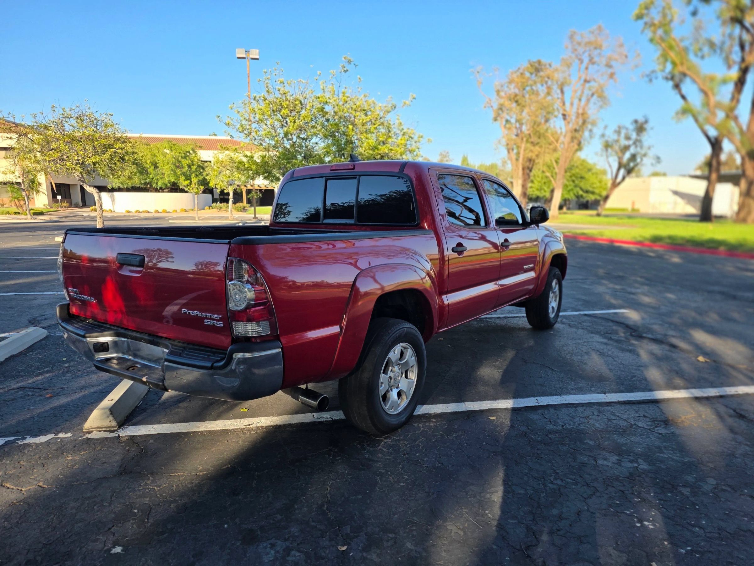Used 2015 Toyota Tacoma PreRunner RWD image 31