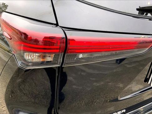 Certified 2024 Toyota Highlander LE image 28