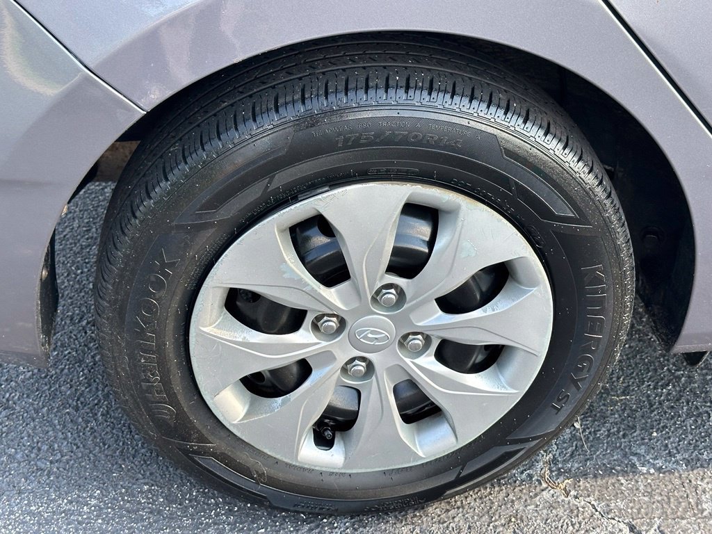 Used 2016 Hyundai Accent SE FWD image 31