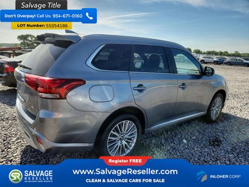Used 2022 Mitsubishi Outlander 4WD Plug-In Hybrid image 4