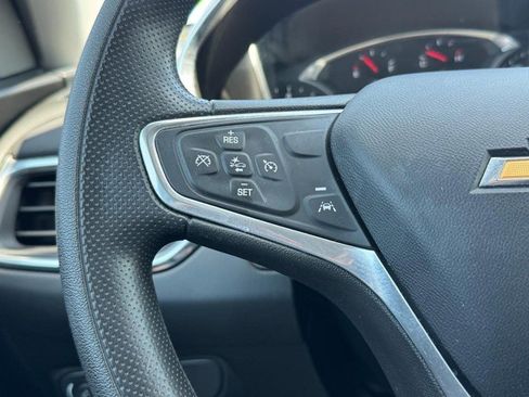 Used 2022 Chevrolet Equinox LT FWD image 16