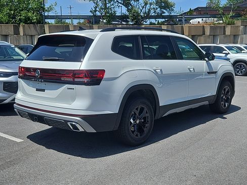 New 2026 Volkswagen Atlas Peak Edition AWD/4WD image 2