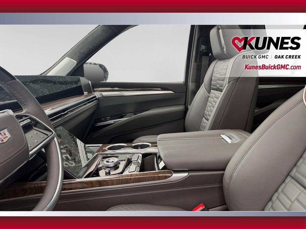 Used 2026 Cadillac Escalade Platinum Sport w/ LPO, Floor Liner Package AWD/4WD image 22
