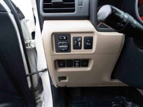 Used 2012 Toyota 4Runner SR5 w/ Convenience Pkg image 11