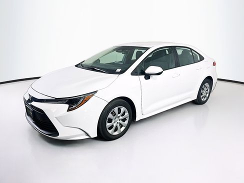 Used 2024 Toyota Corolla LE FWD image 3