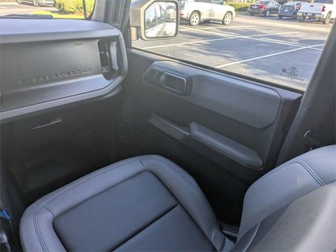 Used 2021 Ford Bronco Black Diamond image 17