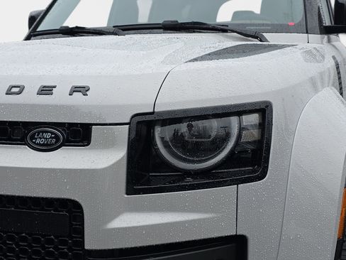 New 2026 Land Rover Defender 110 OCTA AWD/4WD image 32