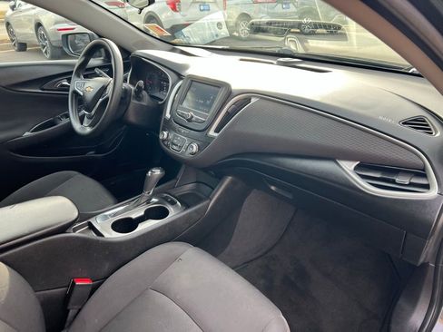 Used 2018 Chevrolet Malibu LS image 22