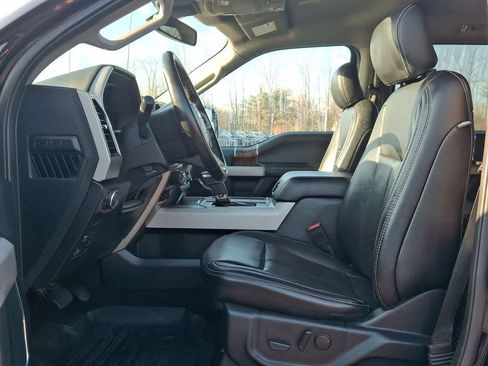 Used 2019 Ford F150 Lariat w/ Trailer Tow Package image 17