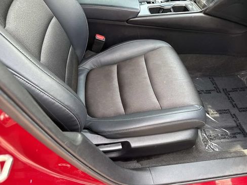 Used 2018 Honda Accord Sport image 9