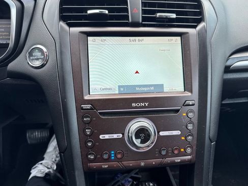 Used 2020 Ford Fusion Titanium FWD image 8